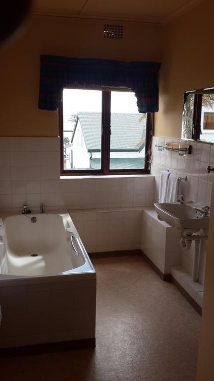Victoria Hotel Bredasdorp Δωμάτιο φωτογραφία