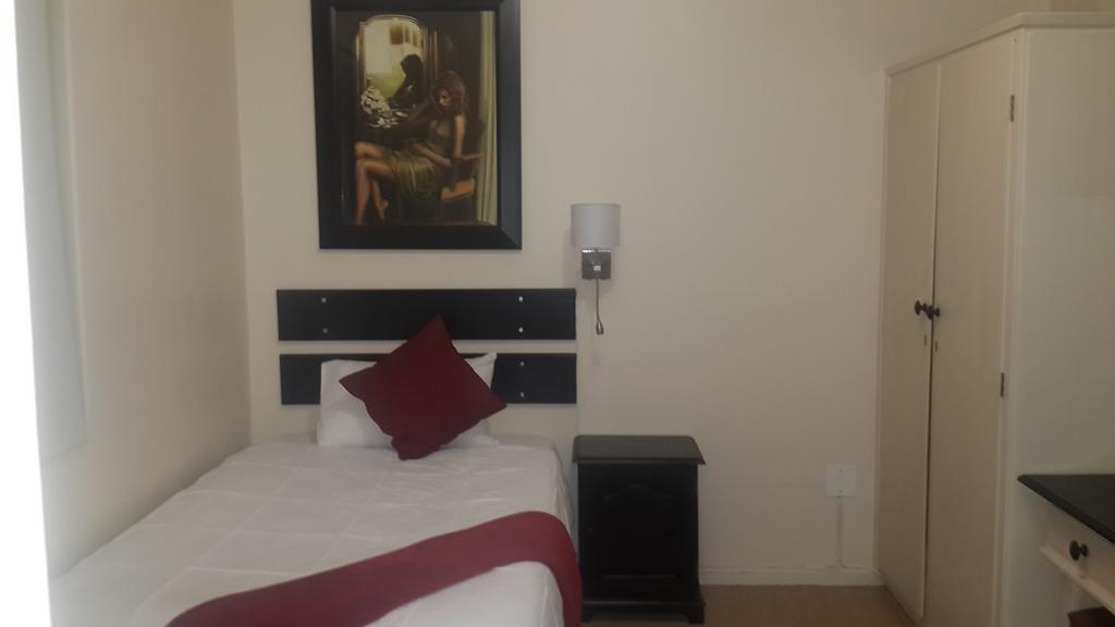 Victoria Hotel Bredasdorp Δωμάτιο φωτογραφία
