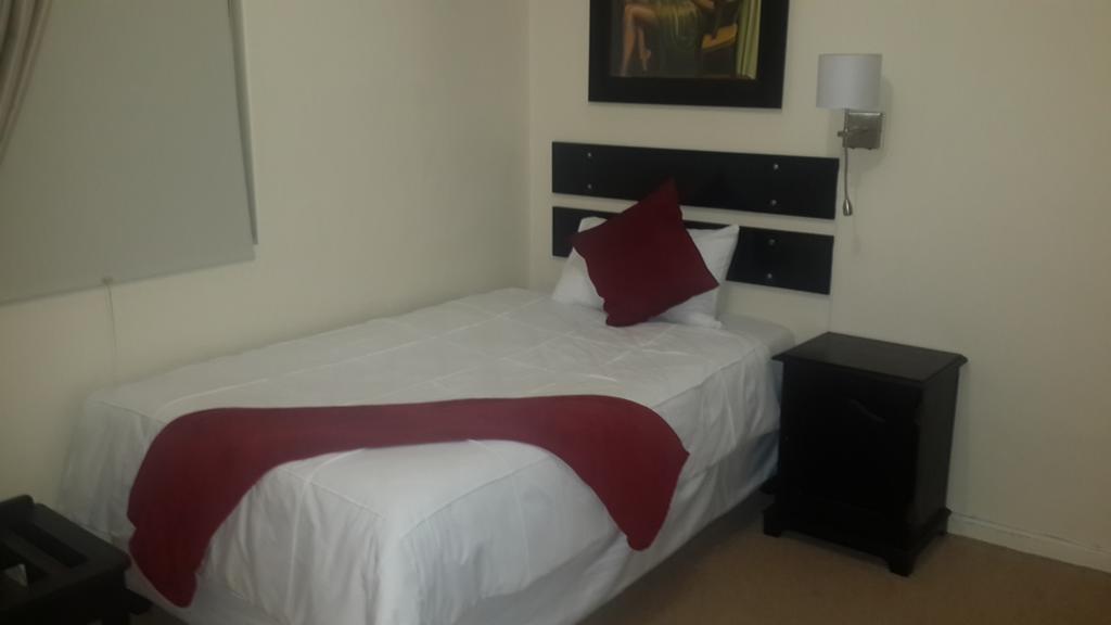 Victoria Hotel Bredasdorp Δωμάτιο φωτογραφία