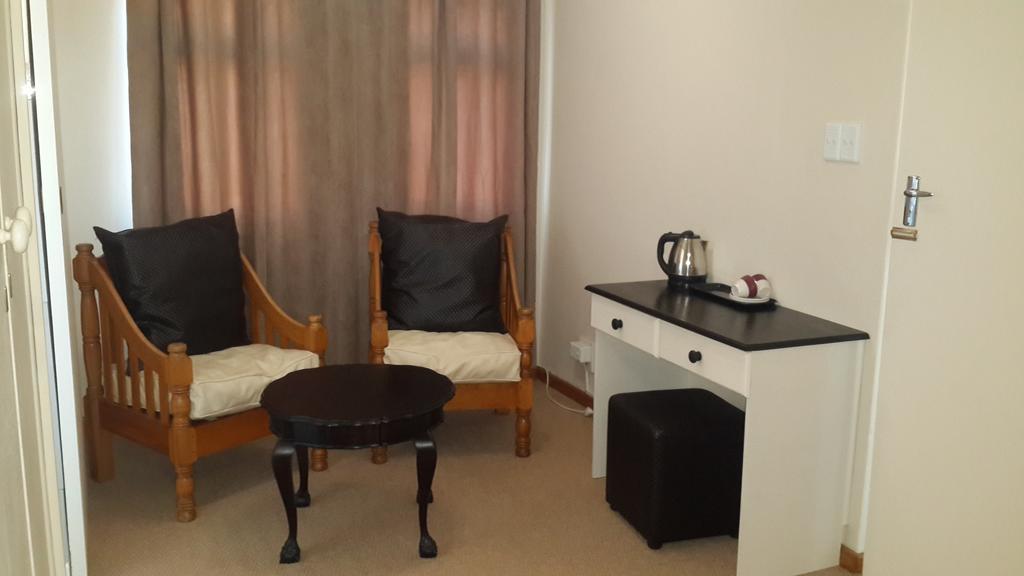 Victoria Hotel Bredasdorp Δωμάτιο φωτογραφία