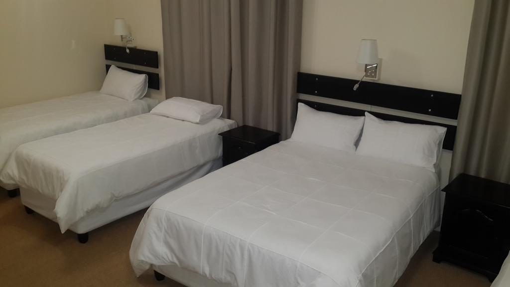 Victoria Hotel Bredasdorp Δωμάτιο φωτογραφία