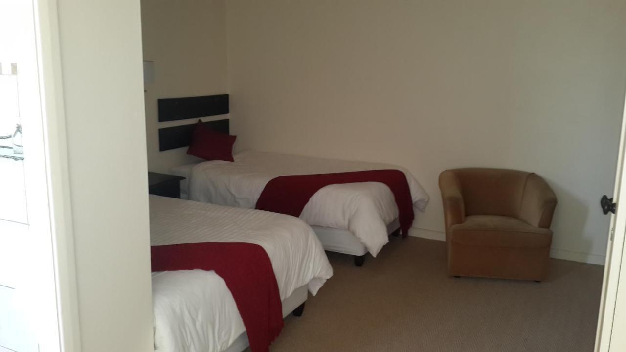 Victoria Hotel Bredasdorp Δωμάτιο φωτογραφία