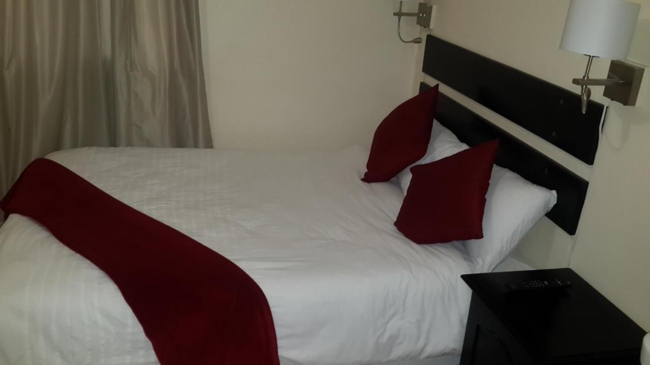 Victoria Hotel Bredasdorp Δωμάτιο φωτογραφία